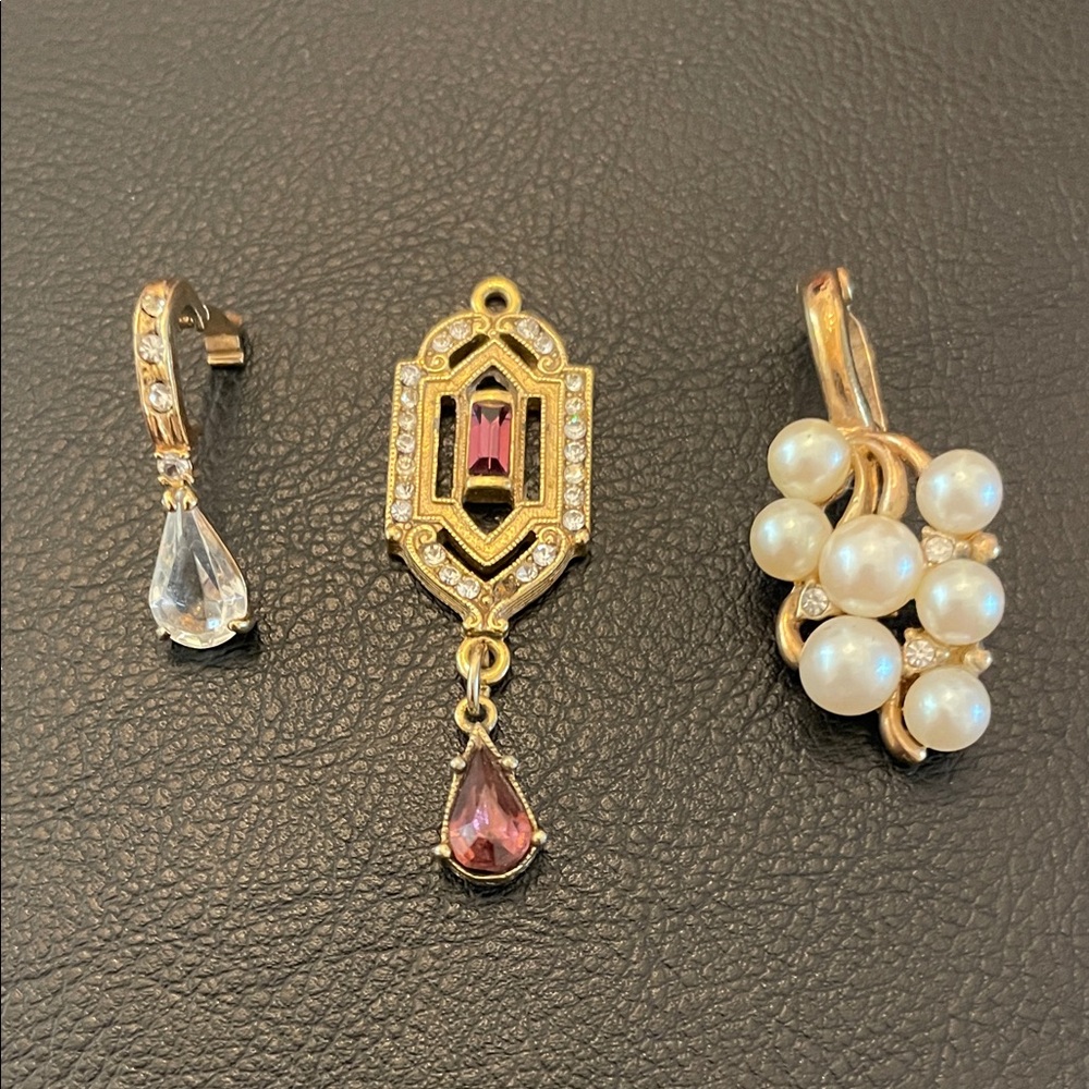 Gold Pearl Cluster Necklace Pendant with Pink and Clear Accent Stones Lot of 3
